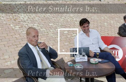 Volendam 1 juni 2020
Forum van Democratie met Thierry Baudet Theo Hiddema en Wybren van Haga zijn in Volendam tijdens de opening van de terrassen.
