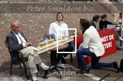 Volendam 1 juni 2020
Forum van Democratie met Thierry Baudet Theo Hiddema en Wybren van Haga zijn in Volendam tijdens de opening van de terrassen.
