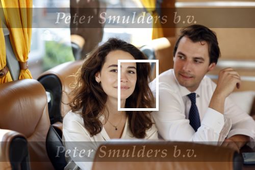 Hilversum Barneveld 13 juni 2020
Thierry Baudet gaat het land in om de krantjes van Forum voor democratie uit te delen. Zijn vriendin Davide legt alles vast met haar camera.