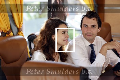 Hilversum Barneveld 13 juni 2020
Thierry Baudet gaat het land in om de krantjes van Forum voor democratie uit te delen. Zijn vriendin Davide legt alles vast met haar camera.