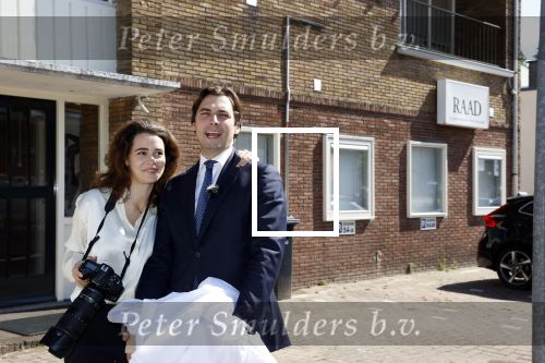 Hilversum Barneveld 13 juni 2020
Thierry Baudet gaat het land in om de krantjes van Forum voor democratie uit te delen. Zijn vriendin Davide legt alles vast met haar camera.