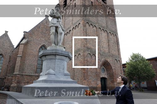 Hilversum Barneveld 13 juni 2020
Thierry Baudet gaat het land in om de krantjes van Forum voor democratie uit te delen. Zijn vriendin Davide legt alles vast met haar camera.