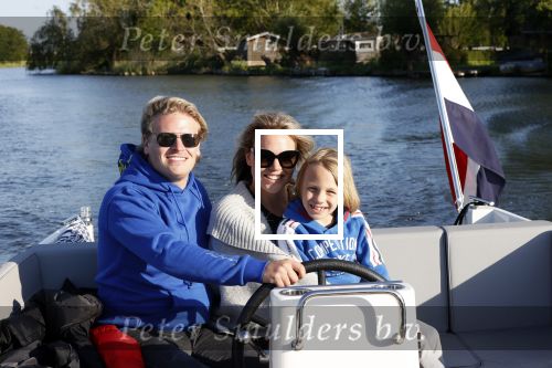 Nigtevecht 6 mei 2020
Thomas Berge Myrthe Mylius enhub zoon Jack aan het varen op de Vecht