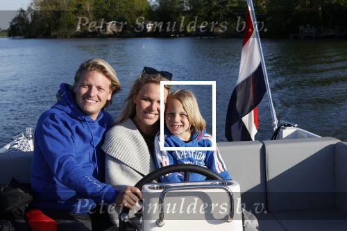 Nigtevecht 6 mei 2020
Thomas Berge Myrthe Mylius enhub zoon Jack aan het varen op de Vecht