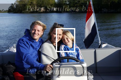 Nigtevecht 6 mei 2020
Thomas Berge Myrthe Mylius enhub zoon Jack aan het varen op de Vecht