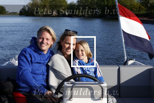 Nigtevecht 6 mei 2020
Thomas Berge Myrthe Mylius enhub zoon Jack aan het varen op de Vecht