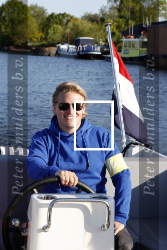 Nigtevecht 6 mei 2020
Thomas Berge Myrthe Mylius enhub zoon Jack aan het varen op de Vecht