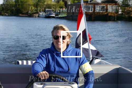 Nigtevecht 6 mei 2020
Thomas Berge Myrthe Mylius enhub zoon Jack aan het varen op de Vecht