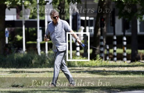 Amsterdam 29 mei 2020
Tom Egbers laat zijn hond uit.