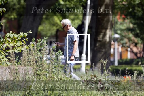 Amsterdam 29 mei 2020
Tom Egbers laat zijn hond uit.