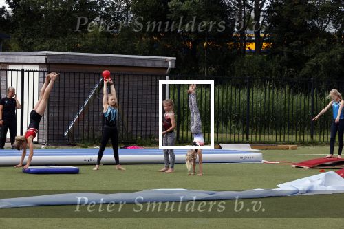 Weesp 8 juni 2020
Jeugd weesp traint buiten ivm corona virus . OA turnvereniging WVGV
