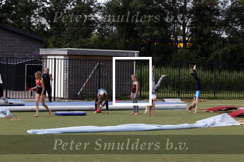 Weesp 8 juni 2020
Jeugd weesp traint buiten ivm corona virus . OA turnvereniging WVGV