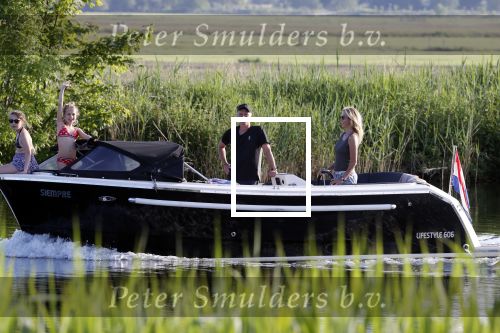 Nigtevecht 21 mei 2020
Wendy v Dijk met haar moeder man Erland Galjaard en dochter Lizzy aan het varen op de Vecht