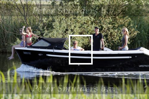 Nigtevecht 21 mei 2020
Wendy v Dijk met haar moeder man Erland Galjaard en dochter Lizzy aan het varen op de Vecht