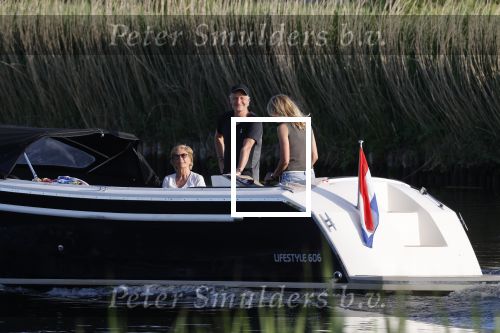 Nigtevecht 21 mei 2020
Wendy v Dijk met haar moeder man Erland Galjaard en dochter Lizzy aan het varen op de Vecht
