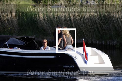Nigtevecht 21 mei 2020
Wendy v Dijk met haar moeder man Erland Galjaard en dochter Lizzy aan het varen op de Vecht