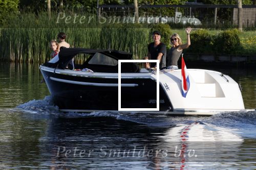 Nigtevecht 21 mei 2020
Wendy v Dijk met haar moeder man Erland Galjaard en dochter Lizzy aan het varen op de Vecht