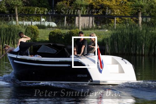 Nigtevecht 21 mei 2020
Wendy v Dijk met haar moeder man Erland Galjaard en dochter Lizzy aan het varen op de Vecht