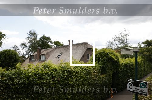 Soest 12 mei 2020
Wilfred Genee gaat vanuit zijn huis naar de plaatselijke kapper. IVM corona waren de kapasalons 2 maanden gesloten .