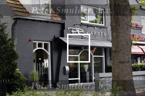 Soest 12 mei 2020
Wilfred Genee gaat vanuit zijn huis naar de plaatselijke kapper. IVM corona waren de kapasalons 2 maanden gesloten .