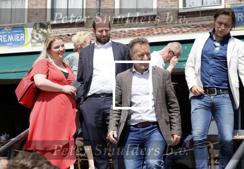 Volendam 1 juni 2020
Forum van Democratie met Wybren v Haga is in Volendam tijdens de opening van de terrassen.