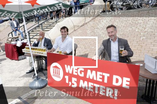 Volendam 1 juni 2020
Forum van Democratie met Wybren v Haga is in Volendam tijdens de opening van de terrassen.