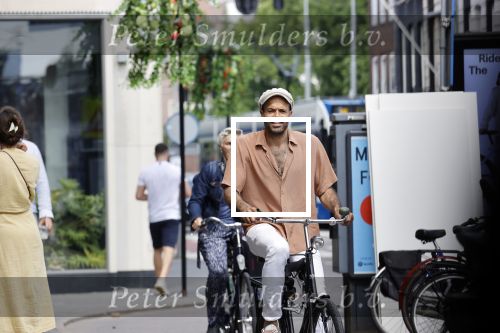Amsterdam 4 juni 2021
Alain Clarik op de fiets in Amsterdam zuid