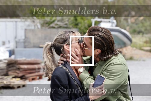 Schiphol en ibiza 23 en 24 april 2021
Andre Hazes gaat voor het eerst op vakantie met zijn nieuwe vriendin Sarah v Soelen . Ook de neef van zijn moeder Andy en zijn vrouw zijn erbij alsmede nog 2 stellen.