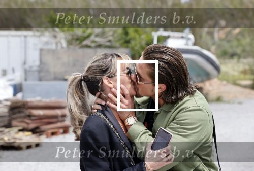 Schiphol en ibiza 23 en 24 april 2021
Andre Hazes gaat voor het eerst op vakantie met zijn nieuwe vriendin Sarah v Soelen . Ook de neef van zijn moeder Andy en zijn vrouw zijn erbij alsmede nog 2 stellen.