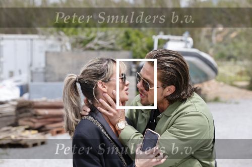 Ibiaza, 24 April 2021
Andre Hazes en Sarah v Soelen kussend