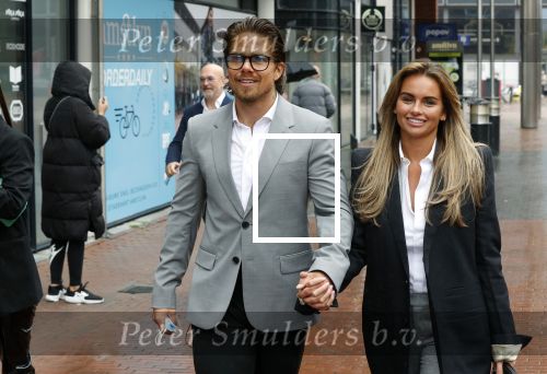 Amstelveen 27 mei 2021
Opening Yoyo tea bar van Rachel Hazes in winkelcentrum Amstelveen.
Andre Hazes zijn vriendinSarah v Soelen en haar ouders zijn ook aanwezig.