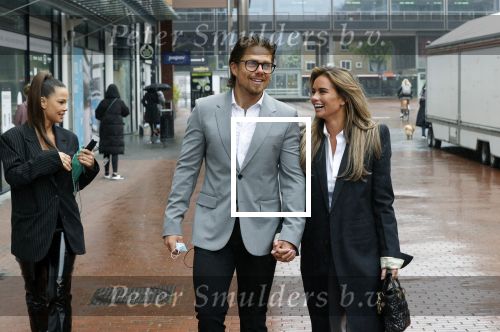Amstelveen 27 mei 2021
Opening Yoyo tea bar van Rachel Hazes in winkelcentrum Amstelveen.
Andre Hazes zijn vriendinSarah v Soelen en haar ouders zijn ook aanwezig.