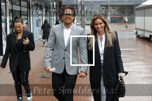 Amstelveen 27 mei 2021
Opening Yoyo tea bar van Rachel Hazes in winkelcentrum Amstelveen.
Andre Hazes zijn vriendinSarah v Soelen en haar ouders zijn ook aanwezig.