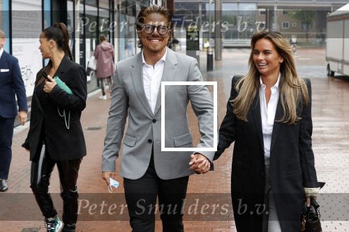 Amstelveen 27 mei 2021
Opening Yoyo tea bar van Rachel Hazes in winkelcentrum Amstelveen.
Andre Hazes zijn vriendinSarah v Soelen en haar ouders zijn ook aanwezig.