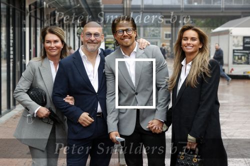 Amstelveen 27 mei 2021
Opening Yoyo tea bar van Rachel Hazes in winkelcentrum Amstelveen.
Andre Hazes zijn vriendinSarah v Soelen en haar ouders zijn ook aanwezig.