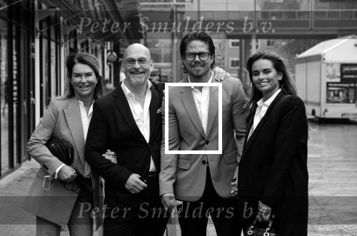 Amstelveen 27 mei 2021
Opening Yoyo tea bar van Rachel Hazes in winkelcentrum Amstelveen.
Andre Hazes zijn vriendinSarah v Soelen en haar ouders zijn ook aanwezig.