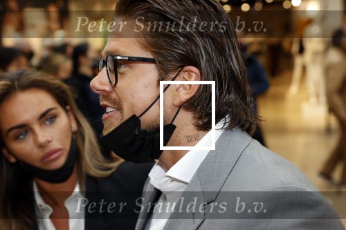 Amstelveen 27 mei 2021
Opening Yoyo tea bar van Rachel Hazes in winkelcentrum Amstelveen.
Andre Hazes zijn vriendinSarah v Soelen en haar ouders zijn ook aanwezig.