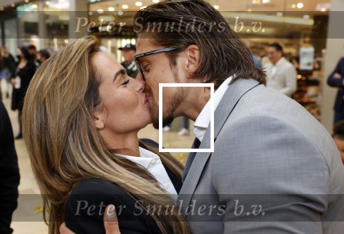 Amstelveen 27 mei 2021
Opening Yoyo tea bar van Rachel Hazes in winkelcentrum Amstelveen.
Andre Hazes zijn vriendinSarah v Soelen en haar ouders zijn ook aanwezig.