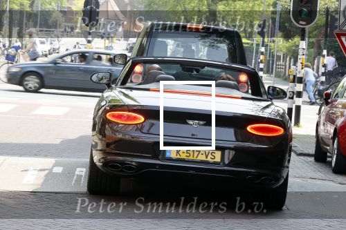 Amsterdam 4 juni 2021
Annemarie v gaal en haar man in hun nieuwe Bentley Cabrio  in Amsterdam zuid