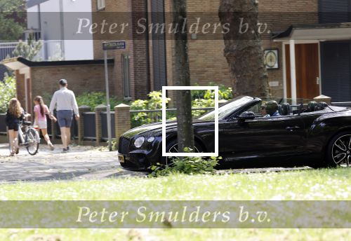 Amsterdam 4 juni 2021
Annemarie v gaal en haar man in hun nieuwe Bentley Cabrio  in Amsterdam zuid
