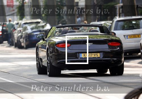 Amsterdam 4 juni 2021
Annemarie v gaal en haar man in hun nieuwe Bentley Cabrio  in Amsterdam zuid