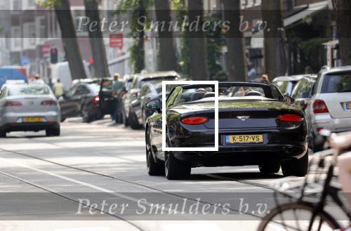Amsterdam 4 juni 2021
Annemarie v gaal en haar man in hun nieuwe Bentley Cabrio  in Amsterdam zuid