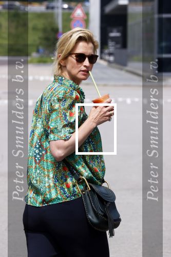Amsterdam 4 juni 2021
Anouk Smulders haalt sapje in Amsterdam zuid