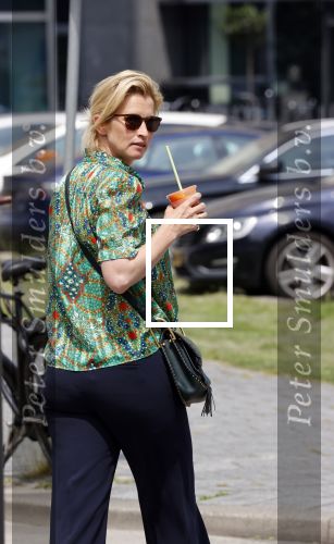 Amsterdam 4 juni 2021
Anouk Smulders haalt sapje in Amsterdam zuid