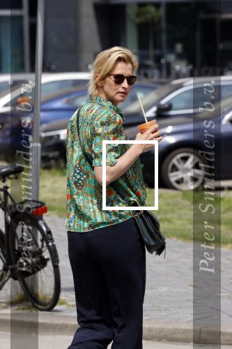 Amsterdam 4 juni 2021
Anouk Smulders haalt sapje in Amsterdam zuid
