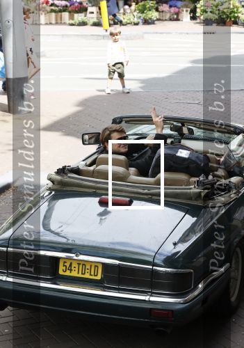 Amsterdam 29 mei 2021
Beau v Erven Dorens in zij Jaguar cabriolet in het centrum van Amsterdam.