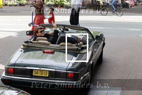 Amsterdam 29 mei 2021
Beau v Erven Dorens in zij Jaguar cabriolet in het centrum van Amsterdam.