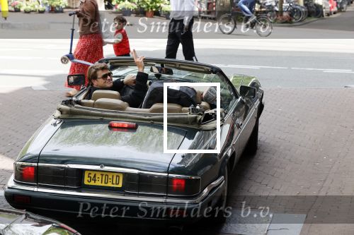 Amsterdam 29 mei 2021
Beau v Erven Dorens in zij Jaguar cabriolet in het centrum van Amsterdam.