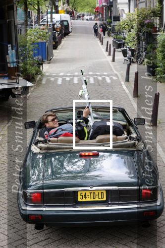 Amsterdam 29 mei 2021
Beau v Erven Dorens in zij Jaguar cabriolet in het centrum van Amsterdam.