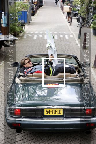 Amsterdam 29 mei 2021
Beau v Erven Dorens in zij Jaguar cabriolet in het centrum van Amsterdam.